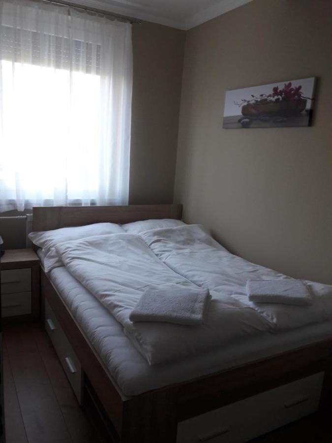 Stúdió+19 Apartman Kazincbarcika Exterior foto